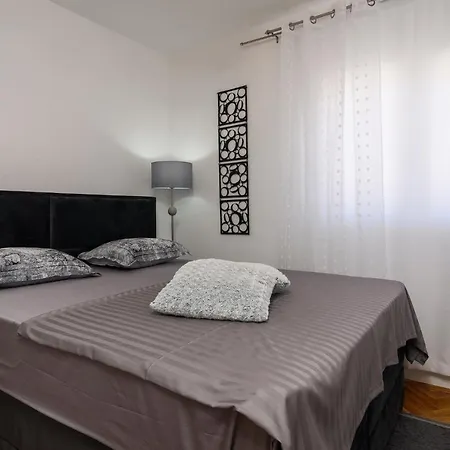 Ferienhaus House Copacabana - On Ciovo, Sea View, Parking Trogir