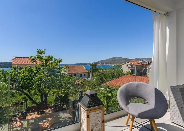 House Copacabana - On Ciovo, Sea View, Parking Holiday home